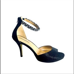 Badgley Mischka American Glamour ankle rhinestone open toe sandal Size 6